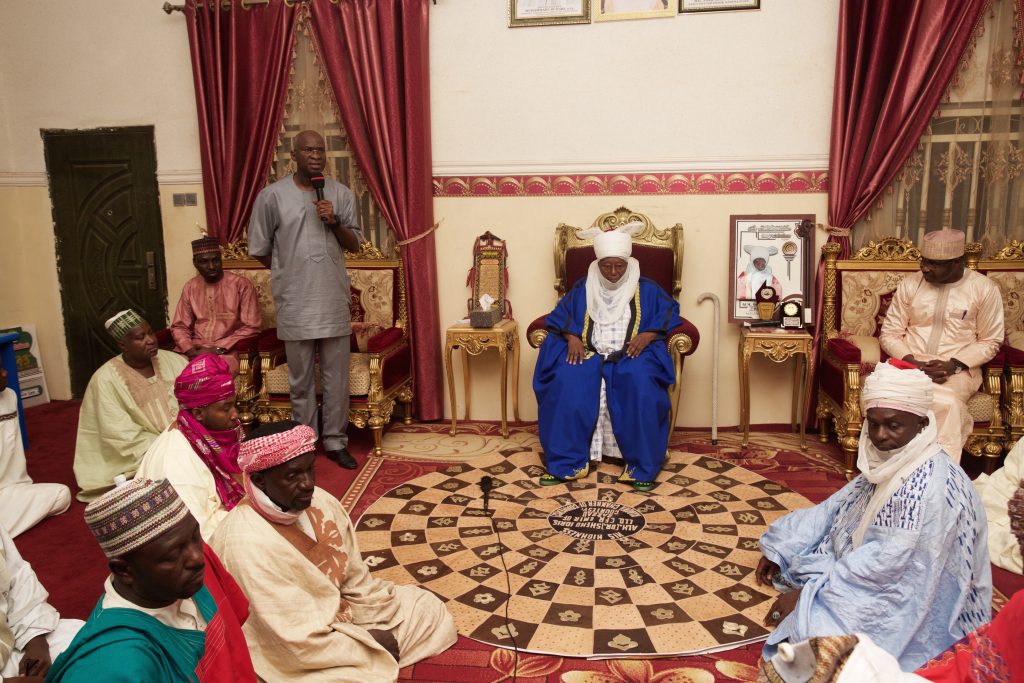 Hon Minister of Power, Works & Housing, Mr Babatunde Fashola,SAN(2nd left),Managing  Director/ CEO, Transmission Company of Nigeria, Mr Usman Gur Mohammed(right),the Emir of Zazzau, Alhaji Shehu Idris(middle) and others during a courtesy visit to the Palace of the Emir shortly after the the commissioning of the 60MVA ,132/33KV Transformer at the Zaria Transmission Substation, Zaria, Kaduna State on Sunday 10th June 2018.  