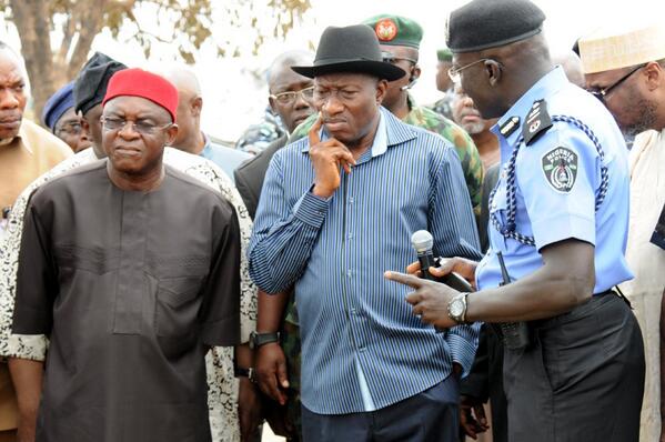 President Goodluck visits Bombblast sites and Victims in Hosipital(see pics)