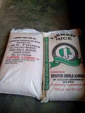 Pic of the day Sen Ajumobi distributes rice to woo oyo voters