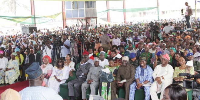 Fashola introduces Ambode and Osibajo To Lagos Artisans says this are your men