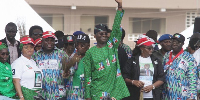 Seas of head as Fashola Campaighs for Ambode in Epe