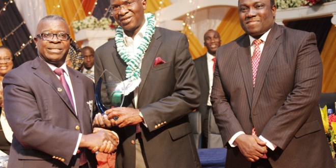 Photo News: Gov. Fashola delivers Obafemi Awolowo free education lecture, receives life patron award