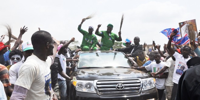 PICTURES: GOV. FASHOLA, AMBODE, OTHERS AT APC GOVERNORSHIP CAMPAIGN RALLY AT ALIMOSHO, LAGOS