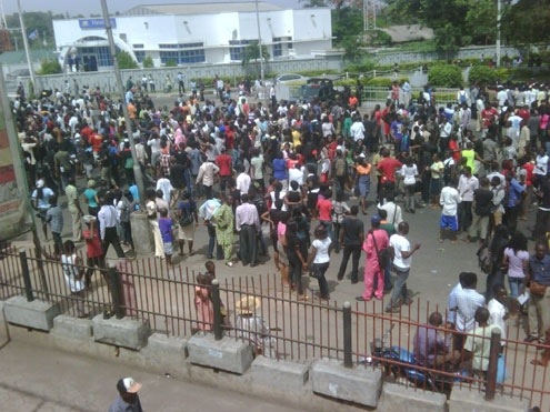 Oyo students throw weight behind Jonathan