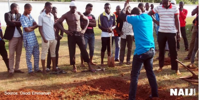 Pics from Burial of Prince Audu