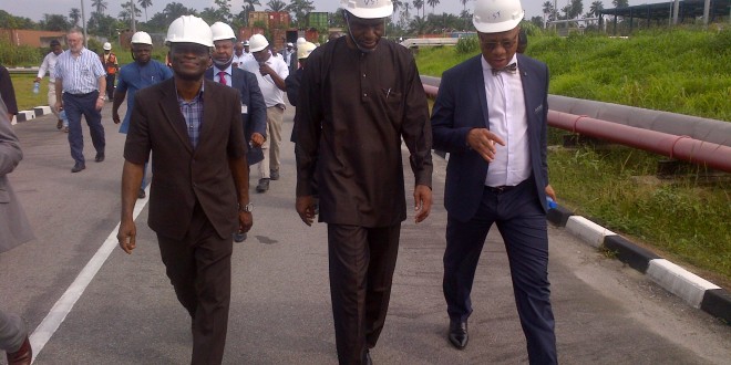 Fashola meets with power operators on need to improve services (Read full comminuque)