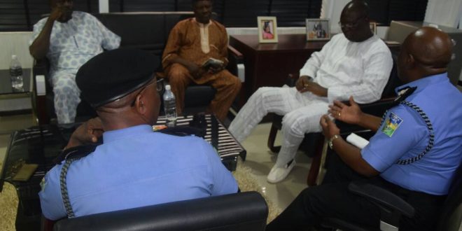 Photo Leaks!Police meets Opc over ikorodu Badoo crisis