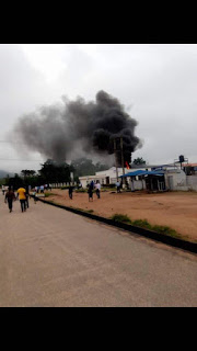 Just In: Fire Outbreak At Access Bank Akungba, Ondo State (See Photos)