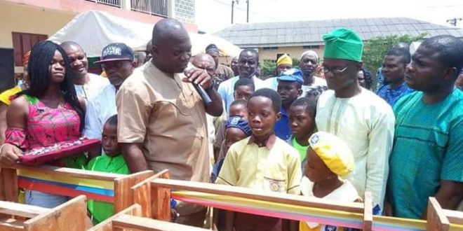 SOMOLU LG BOSS, DULLAR, PRESENT DESKS AND CHAIRS TO SCHOOLS