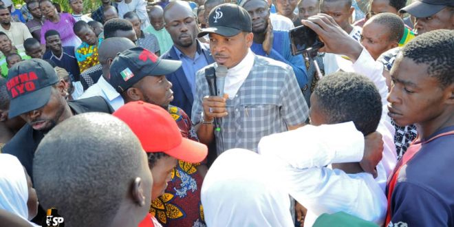 SHINA PELLER SHINES AS HE STORMS OJA OBA MARKET, OKE BABA DUDU, IDI OSE, AGBEDE KANGO TO CAMPAIGN