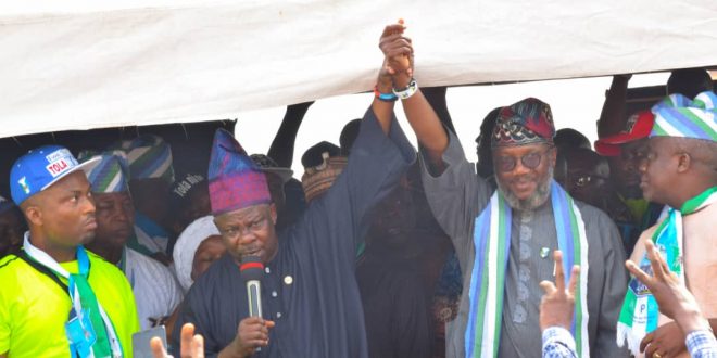 Amosun campaighs for Akinlade in Sagamu and ijebu ode