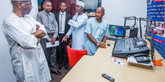 Governor AbdulRazaq visits Radio Kwara