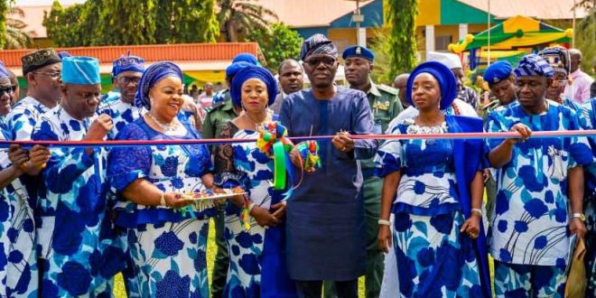 PHOTOS: GOV. SANWO-OLU ATTENDS 2019 COMMUNITY DAY CELEBRATION AT THE POLICE COLLEGE PARADE GROUND,IKEJA