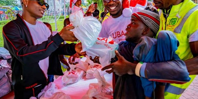 Uzoka, Wizkid Give Back to Thousands at the UBA Foundation Food Bank.