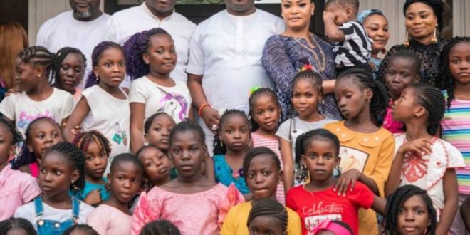 Olori Sekinat Elegushi Foundation Hosts New Year Party For Children