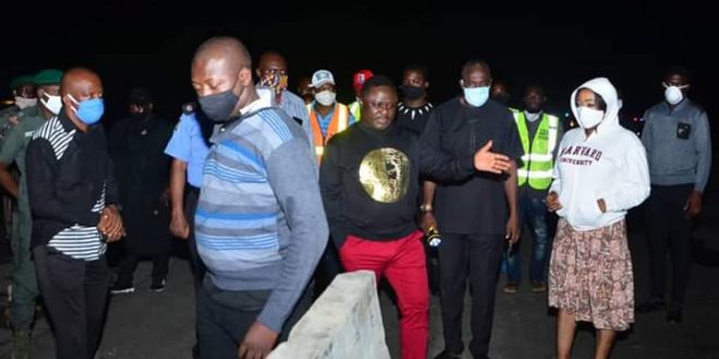 Gov Ayade keeps vigil at boarder to ensure compliance