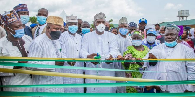 AbdulRazaq flags off infrastructural projects across 600 Kwara schools