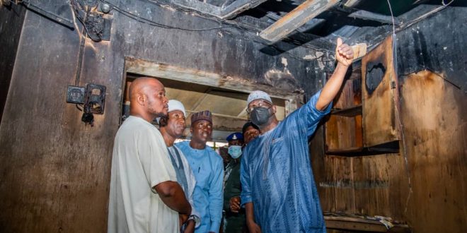 Kwara Gov visits Alanamu over burnt market, commiserates with Balogun, victims