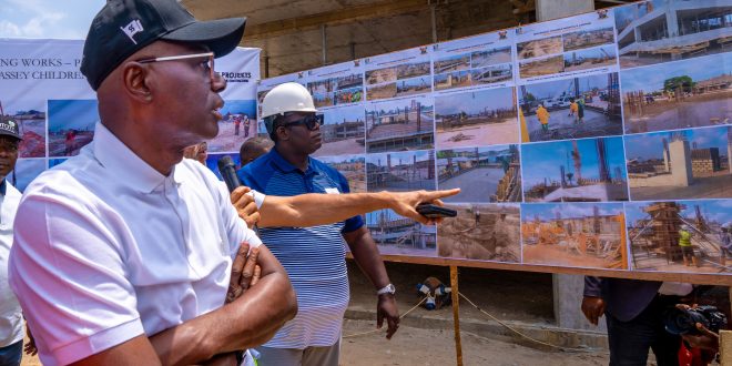 SANWO-OLU RECEIVES HOMECOMING TREATMENT, AS GOVERNOR INSPECTS INFRASTRUCTURE PROJECTS ON LAGOS ISLAND