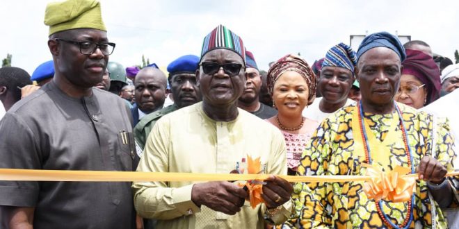 Makinde, Benue Gov, flag off construction Rashidi Ladoja  GRA, Ibadan Circular Road …names road after Ladoja