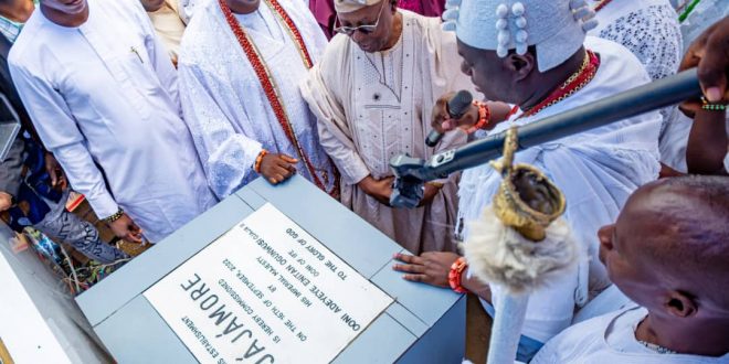 OjajaMore: OONI UNVEILS ICONIC SHOPPING MALL FOR JOB CREATIONS, TARGETS 100 STALLS ACROSS NIGERIA IN 2 YEAR