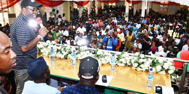 2023: Makinde holds consultativeTown Hall meetings ,ask members to vote PDP at all Levels