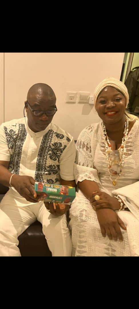 2023: Princess Adenike Akindele Takes Tinubu Campaign To KWAM I Musical Show; Distributes Special Tinubu Radios To Guests