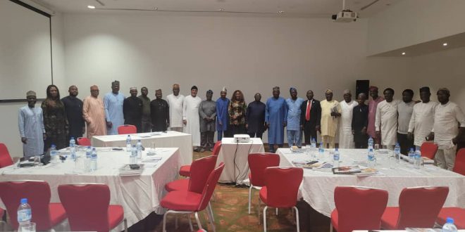 Gov AbdulRazaq briefs Kwara Professionals in Lagos on strides, post-2023 plans