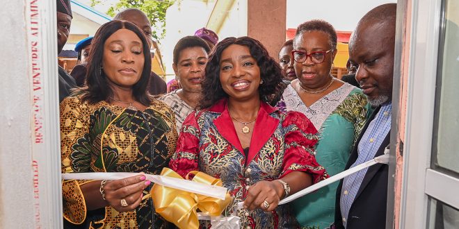 LAGOS FIRST LADY HANDS OVER SICK BAY TO DOLPHIN JUNIOR HIGH SCHOOL