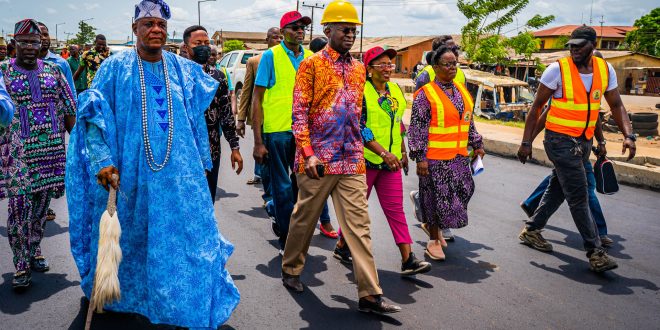 PICTURES: FASHOLA INSPECTS ONGOING RECONSTRUCTION, REHABILITATION AND EXPANSION OF LAGOS – IBADAN EXPRESSWAY