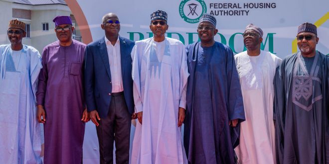 PICTURES:  PRESIDENT MUHAMMADU BUHARI, FASHOLA, ASHAFA , EL – YAKUB, OTHERS AT THE OFFICIAL COMMISSIONING OF THE 748-UNITS FHA HOUSING ESTAT