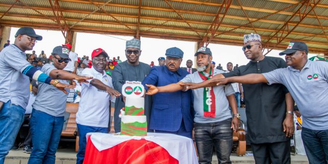 Gov AbdulRazaq attends May Day celebration, lauds workers’ struggle for prosperous Kwara