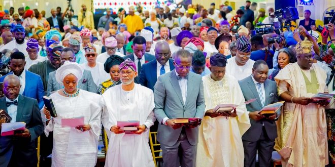 PICTURES: GOV SANWO-OLU SWEARS-IN NEW COMMISSIONERS AND SPECIAL ADVISERS AT ADEYEMI BERO AUDITORIUM, SECRETARIAT, ALAUSA, ON WEDNESDAY, SEPTEMBER 13, 2023