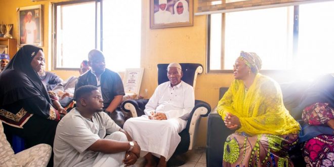 First Lady Pays Condolence Visit To GAC Chairman Prince Tajudeen Olusi Over Death Of His Wife