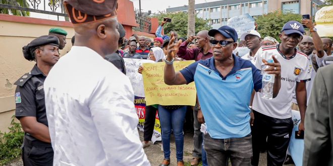 Lagos Assembly Intervenes in Model College Fee Hike as parents protest