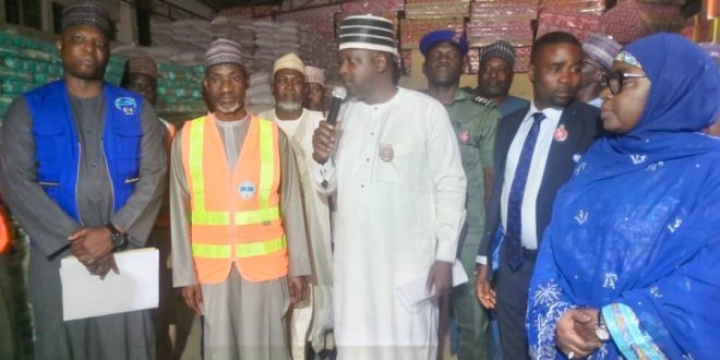 Dangote-Led Flood C’ttee Delivers N1BN Relief Items To Borno Gov’t